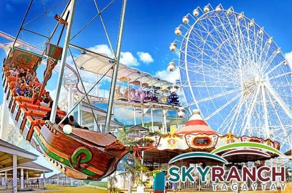 Blowing In The Wind - Lake View Apartments Tagaytay City Room photo
